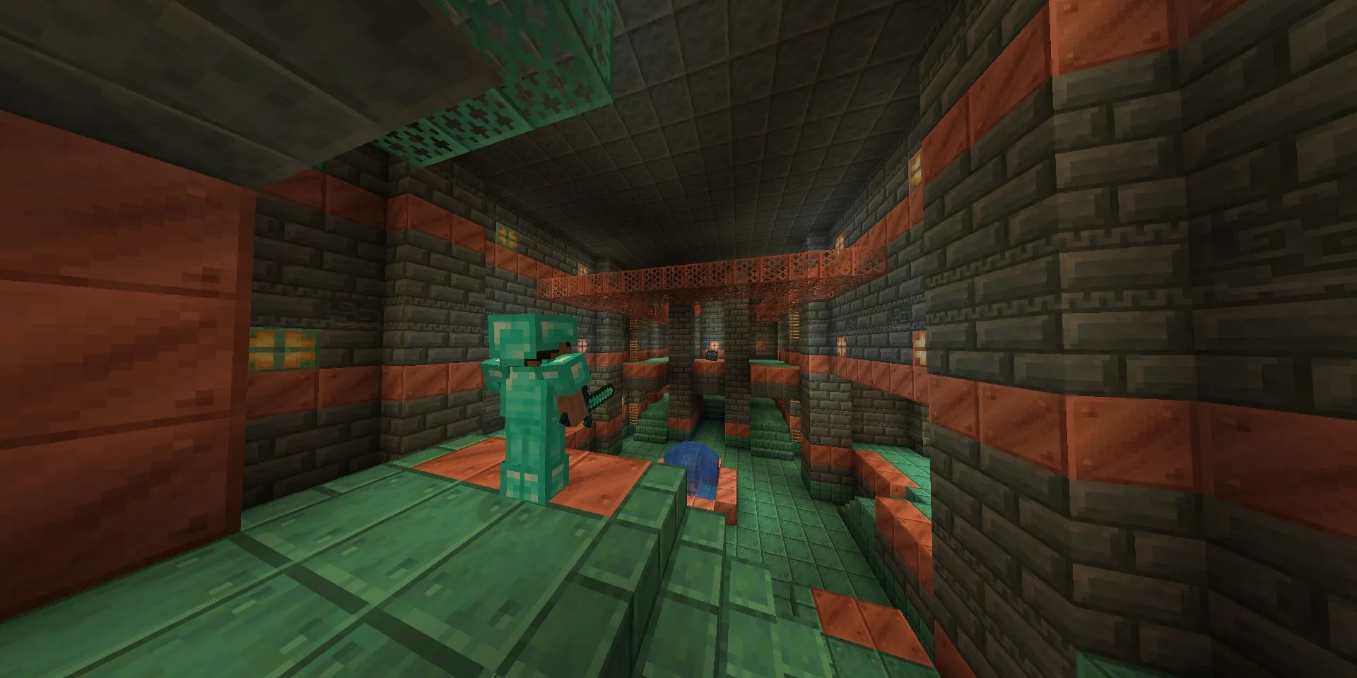 Steve trong bộ giáp Kim Cương khám phá một Trial Chamber trong game Minecraft.
